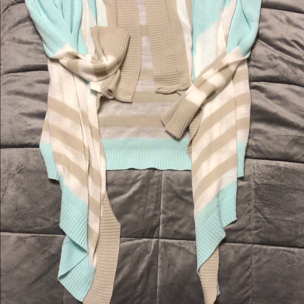 Cardigan - Picture 2 of 3